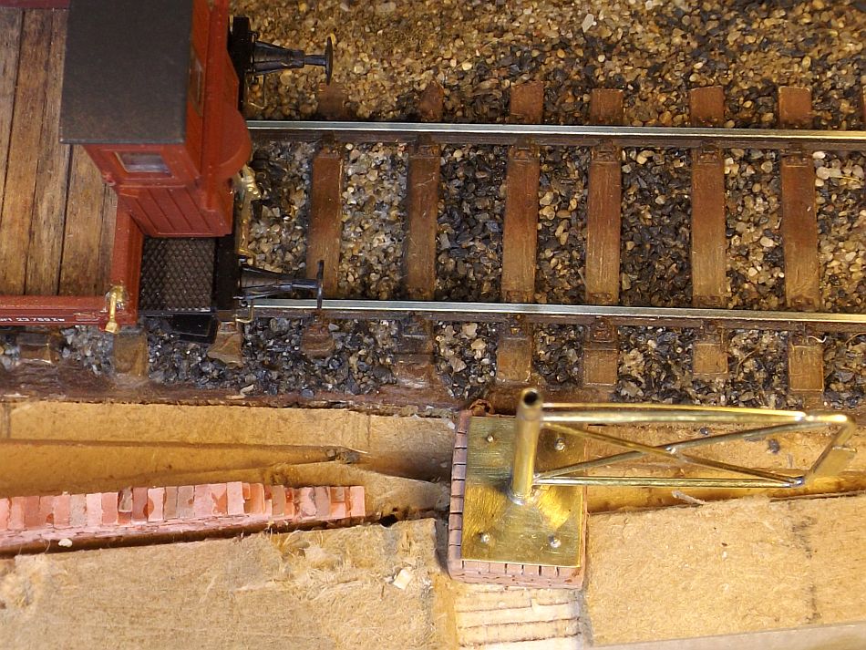 Die Merziener Privatbahn AG - bb: Ein (halbes) Gleistor für das