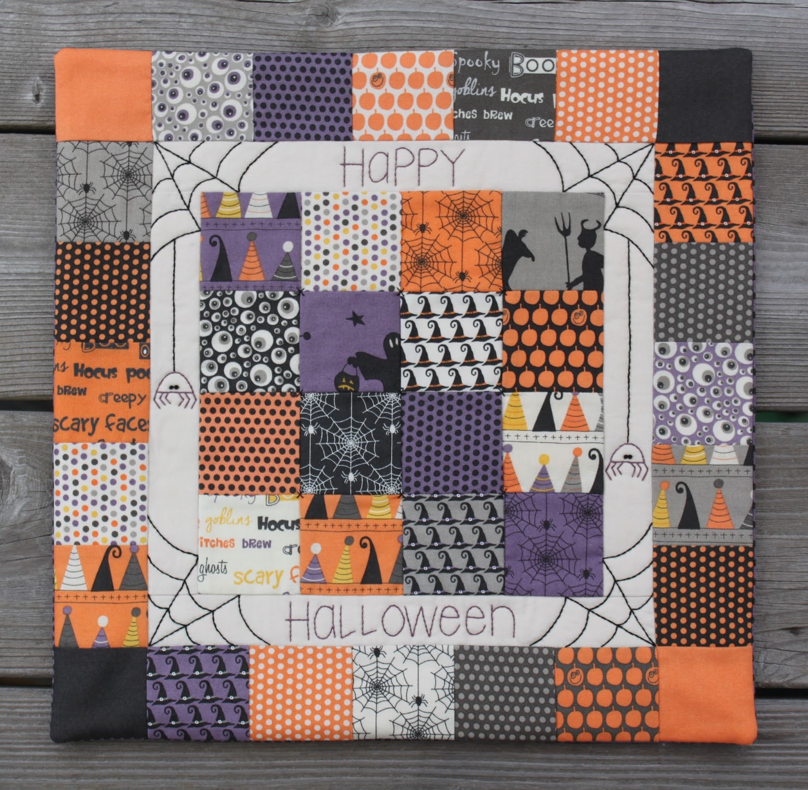 Jen Daly Quilts: Halloween Candy - Free Mini Charm Pack Pattern