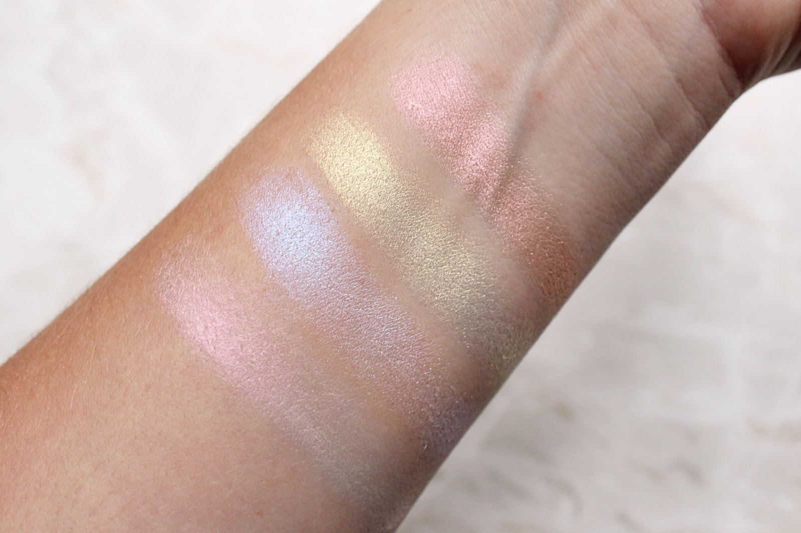 Huda Beauty Winter Solstice Highlighting Palette Review 