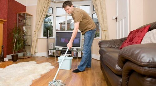 Cowokmu Punya 7 Kebiasaan ini, Bersyukurlah Karena Dia Calon Suami Idaman yang Bisa Bantu Mengurus Rumah