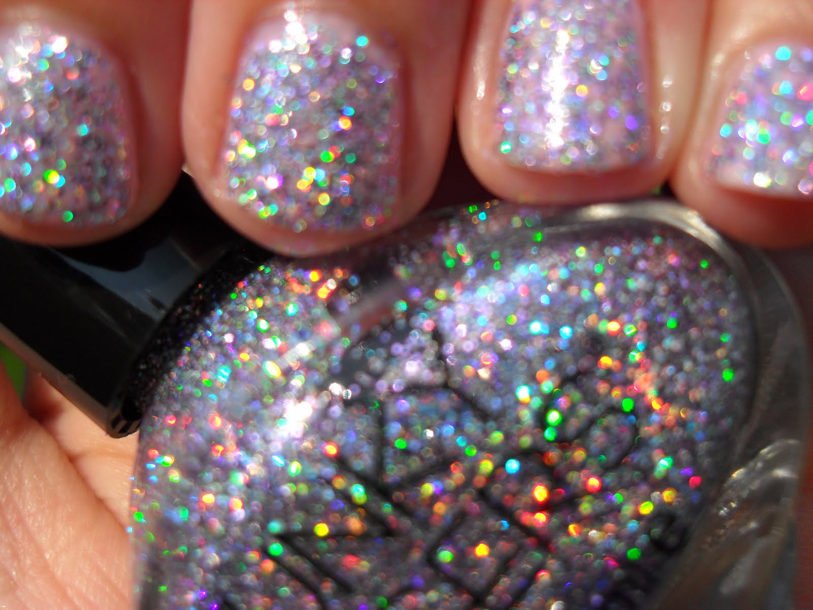 Polished Claws Up!: Funky Fingers - Sand & Stilettos