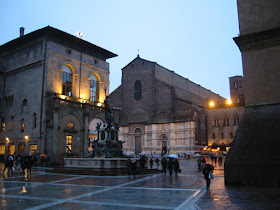 The beautiful Piazza Maggiore in Bologna