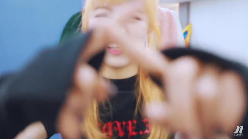 걸그룹 네이처 귀여움을 담당하는 멤버.gif | 인스티즈