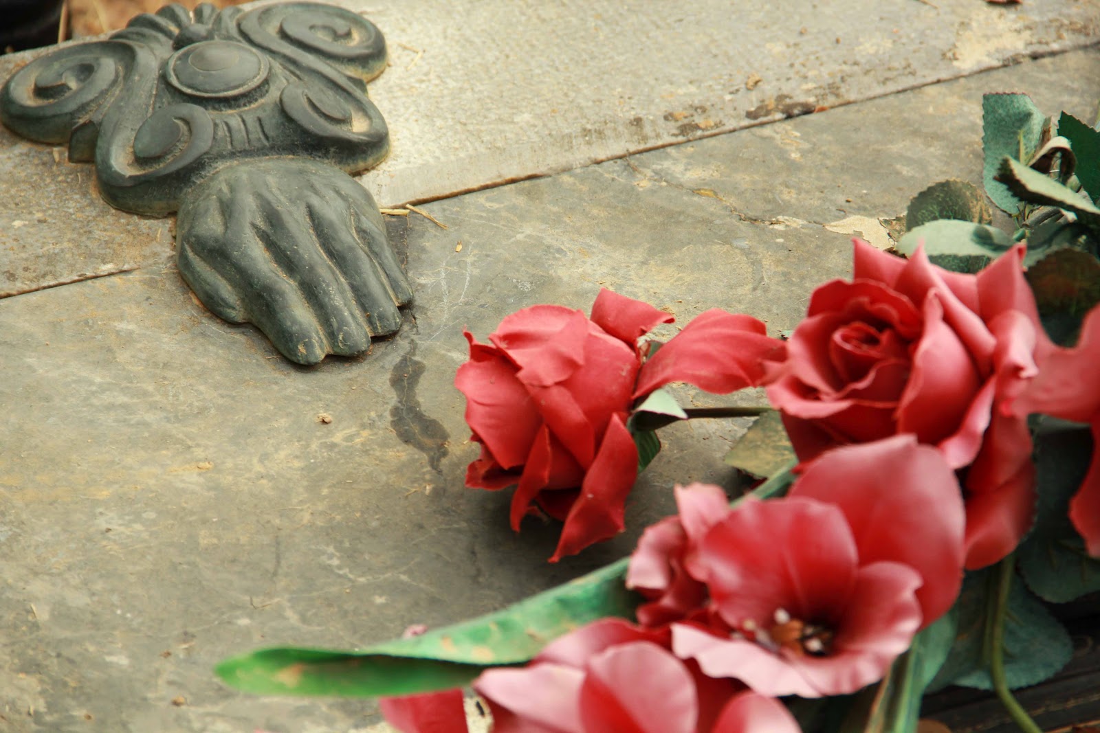 Arqueología de la Guerra Civil Española La Tumba de las Seis Manos