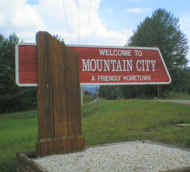 The Arrowood Trail Thru the Mountains Sentimental Saturday Mountain