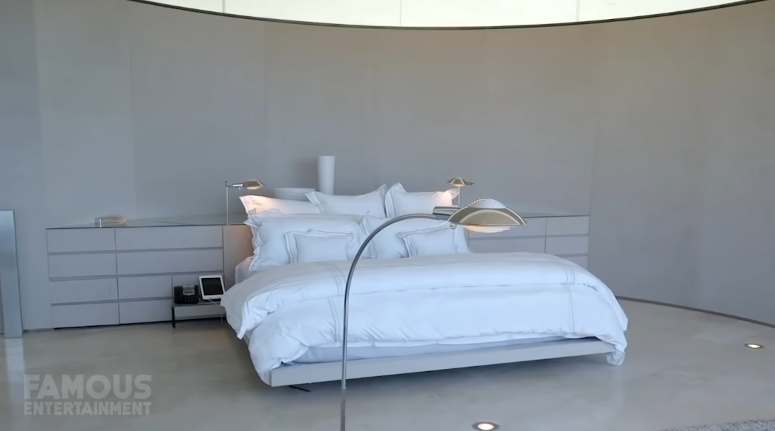 59 Interior Design Photos vs. Alicia Keys & Swizz Beats $20.8 Million Razor Luxury Mansion Tour