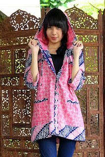 Corak Batik Warna Warni