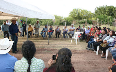 Visita alcalde de Huatabampo Ramón Díaz la colonia Elurdes Flores, Campo 19 y Luis Echeverría Zuno