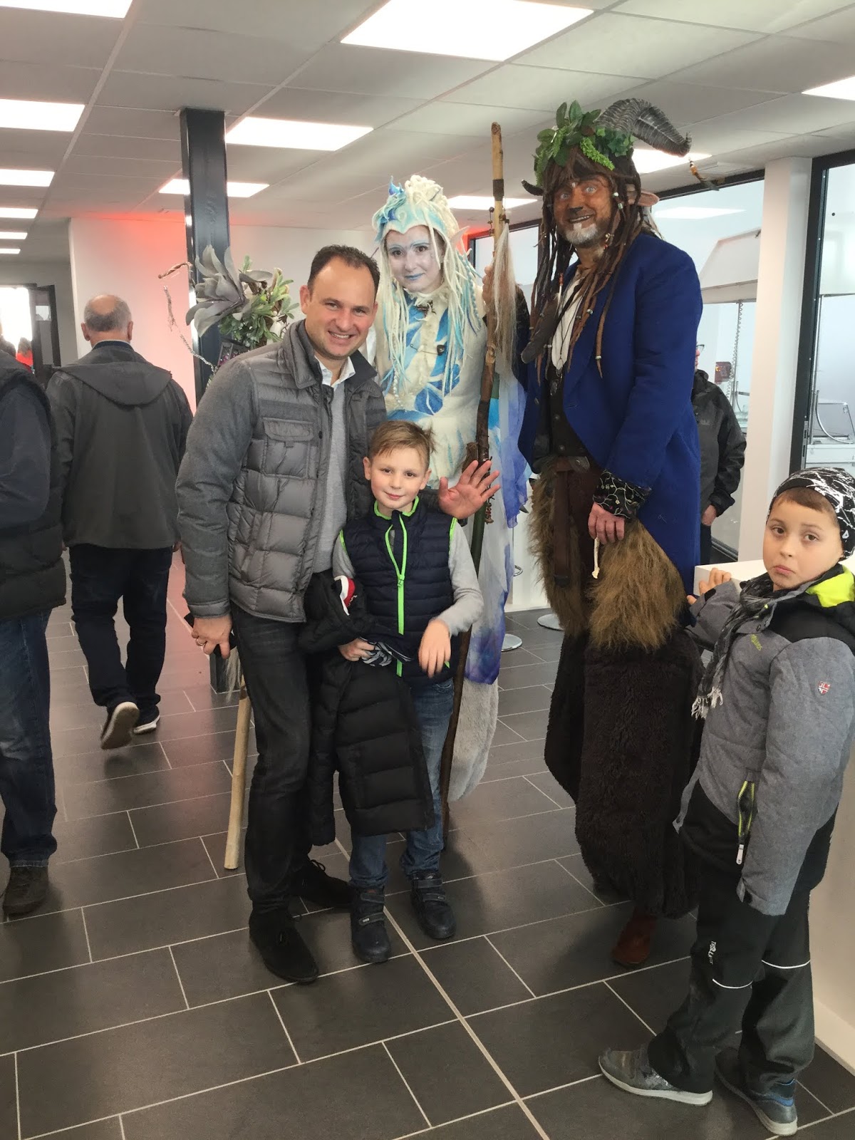 Rolls Royce Feiert Mit Dem Wraith Deutschlandpremiere In Koln