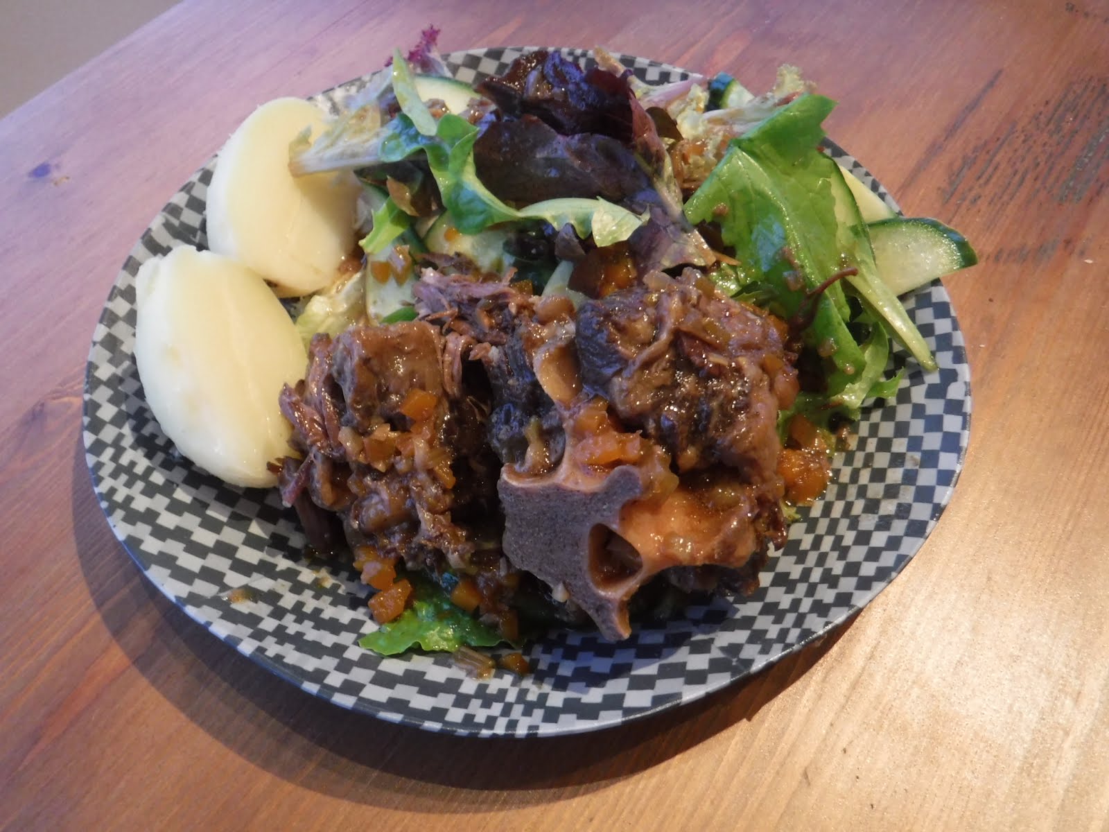 鄭立勳 。常滿。Bountiful。Mandy Cheng Ox tail stew in rich star anise sauce