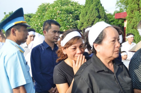 Dam le dua phi cong Tran Quang Khai ve voi dat me que huong - Anh 12