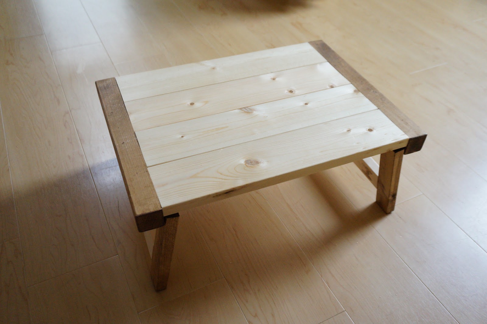 Something Good by DIY ： 手作りのステキな何か: 折りたたみ式ポータブルテーブル製作 ： いきなり完成写真公開！