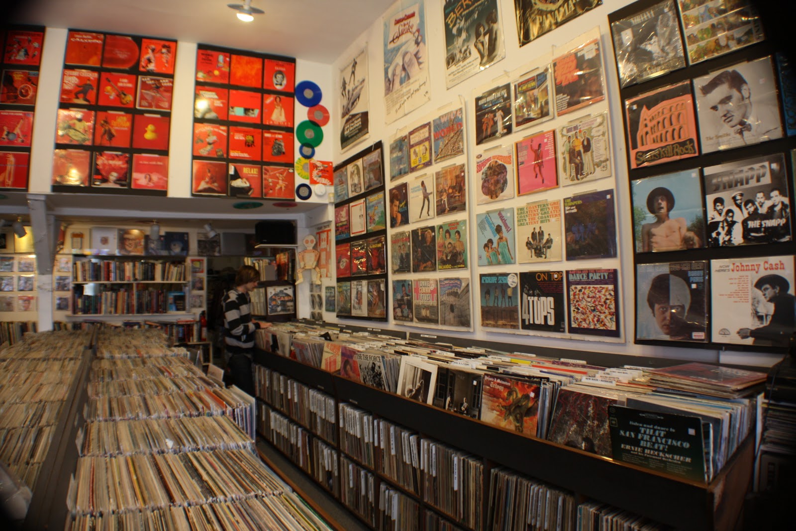 Los 39 Sonidos BUENAS TIENDAS DE DISCOS DE TODO EL MUNDO