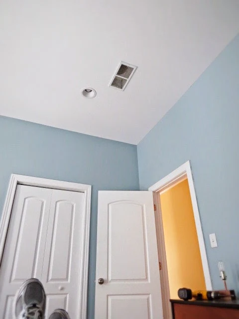 return air vent in ceiling