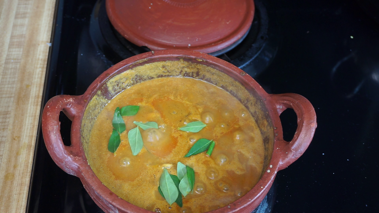 Anchovy Fish Curry / Nethili Meen Kulambu | Steffi's Recipes