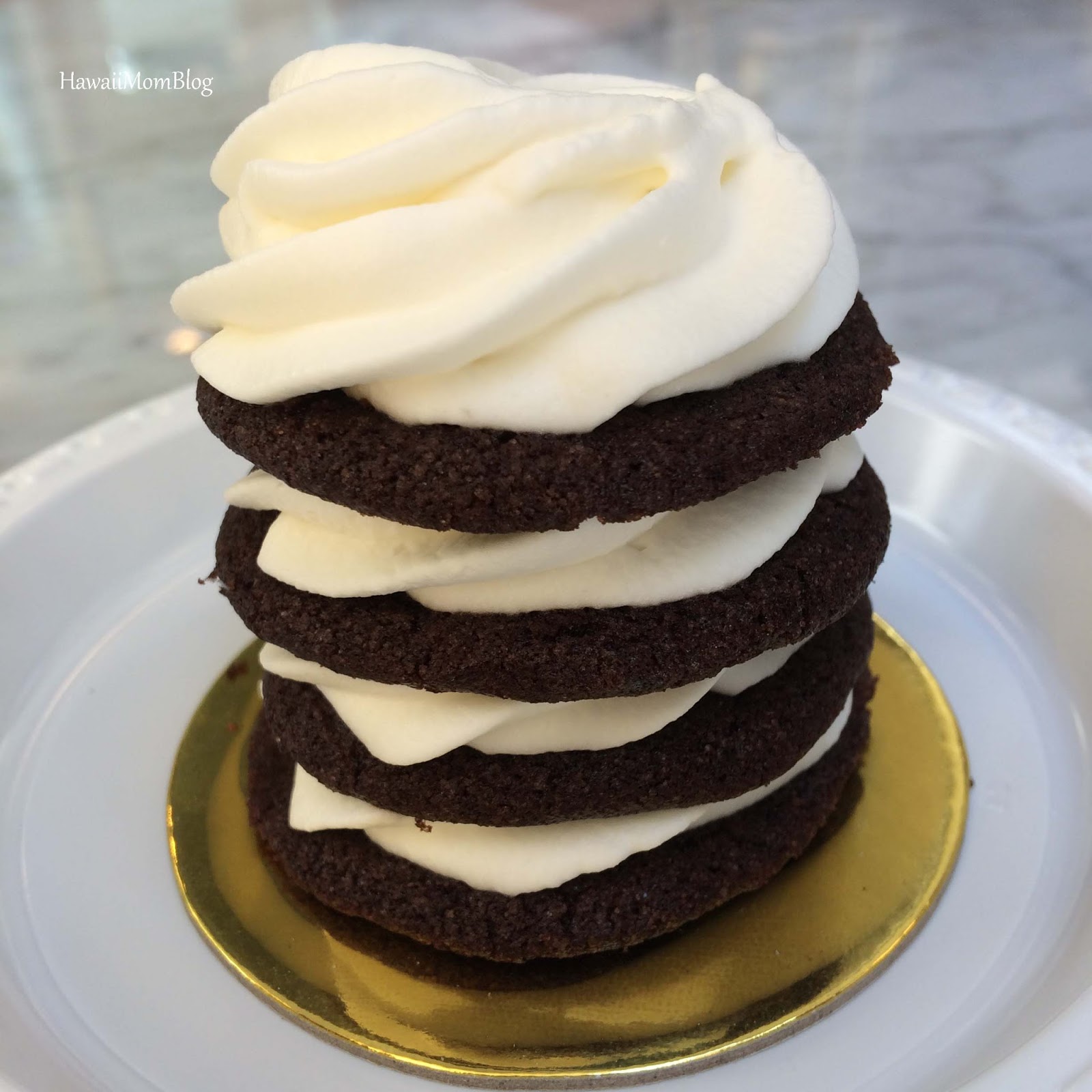 Hawaii Mom Blog Magnolia Bakery Sweet Treats