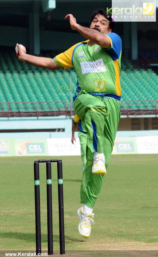 MohanLal in Cricket,Kerala Strikers Calender,Bhavana Hot In Ccl
