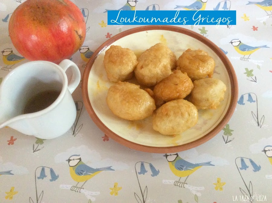 dulce griego con jarabe de miel