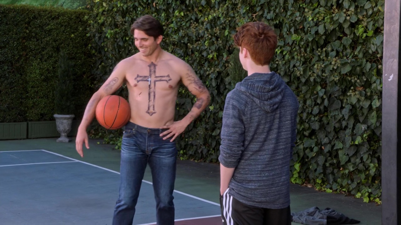 ausCAPS: Miles Fisher shirtless in The Mick 2-14 "The Church"