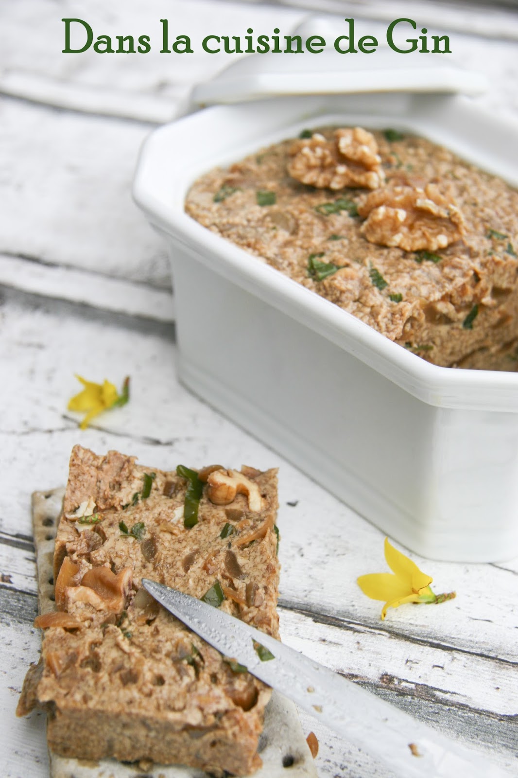 Terrine végétale aux noix et oignons nouveaux