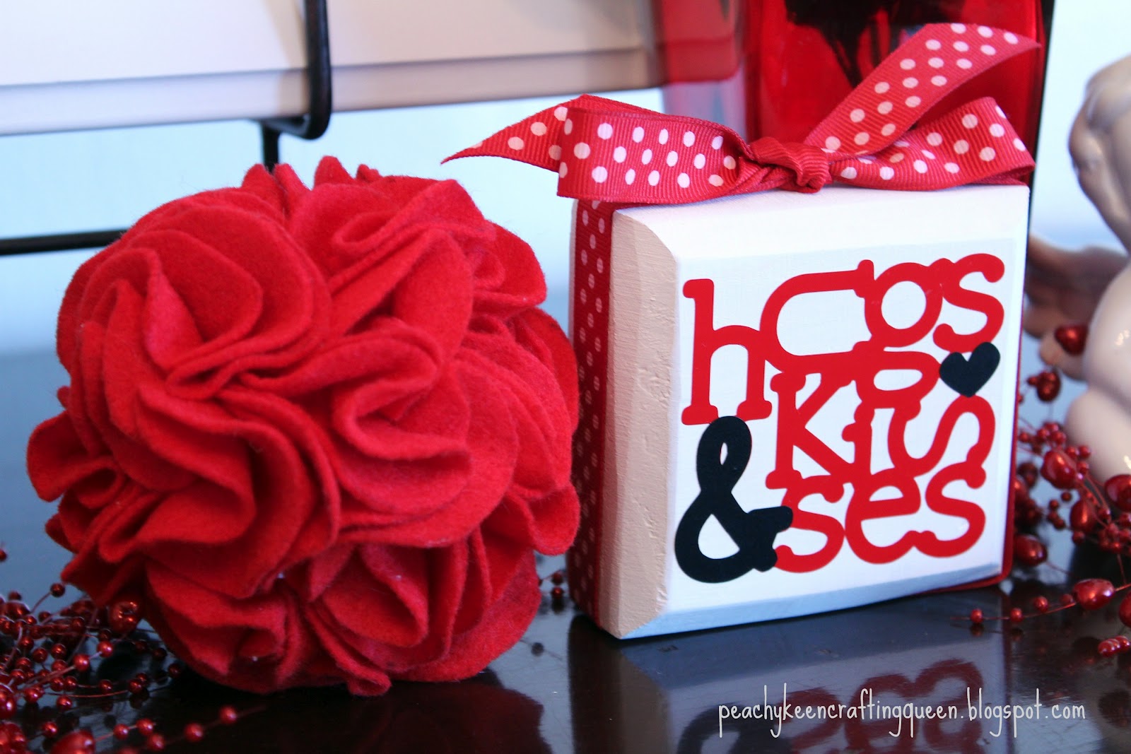 Peachy Keen Crafting Queens Valentine's Felt Flower Ball