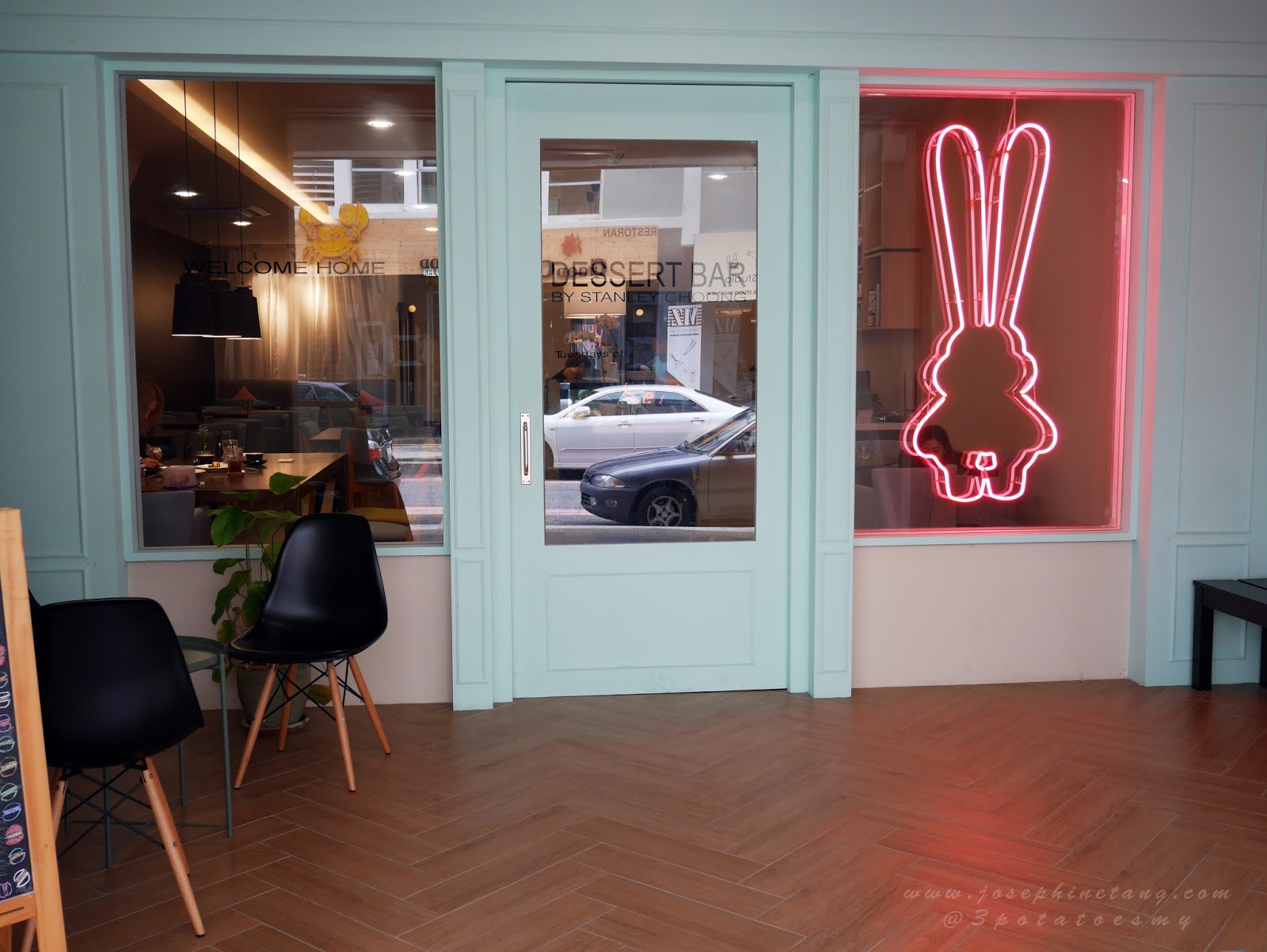 Dessert Bar by Stanley Choong Sri Petaling 超吸睛霓虹兔