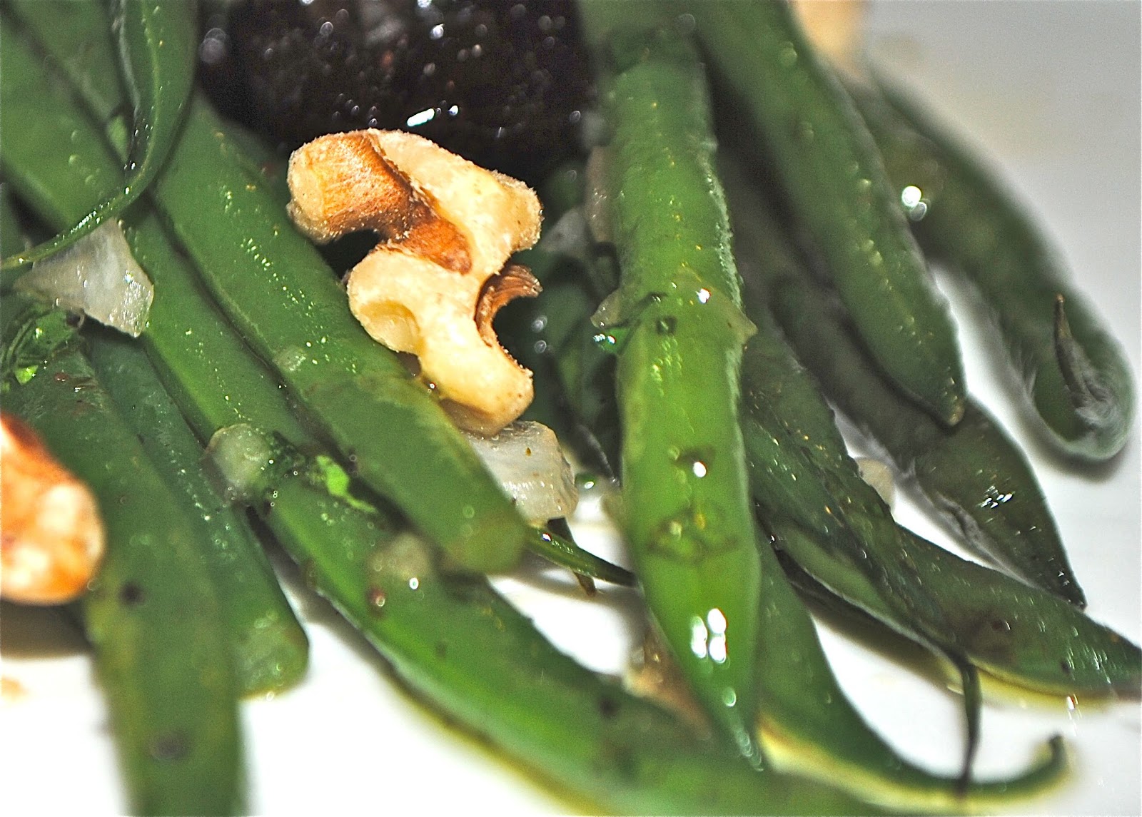 Recipe Doodle GREEN BEANS WITH TOASTED WALNUTS AND DRIED CHERRY