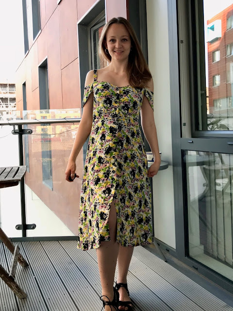 Diary of a Chain Stitcher: Nina Lee London Kew Dress in Dahlia Floral Viscose Crepe from Til the Sun Goes Down