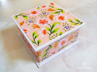caja joyero pintado a mno flores