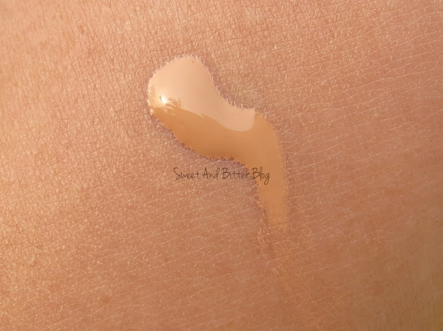 The Body Shop Fresh Nude Foundation Atlas Dune 045 Texture