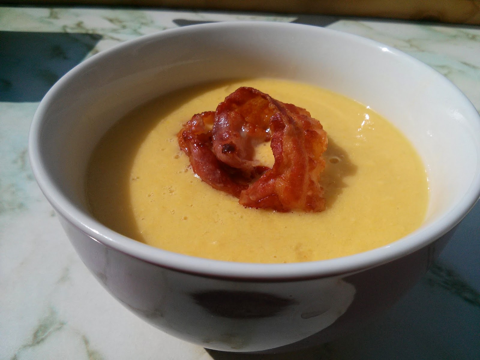 Tanjas Tellerrand-Notizen: Maissuppe mit Speck (SoupMaker)