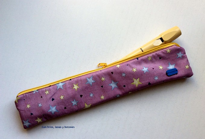 Con hilos, lanas y botones: Estuche para flauta