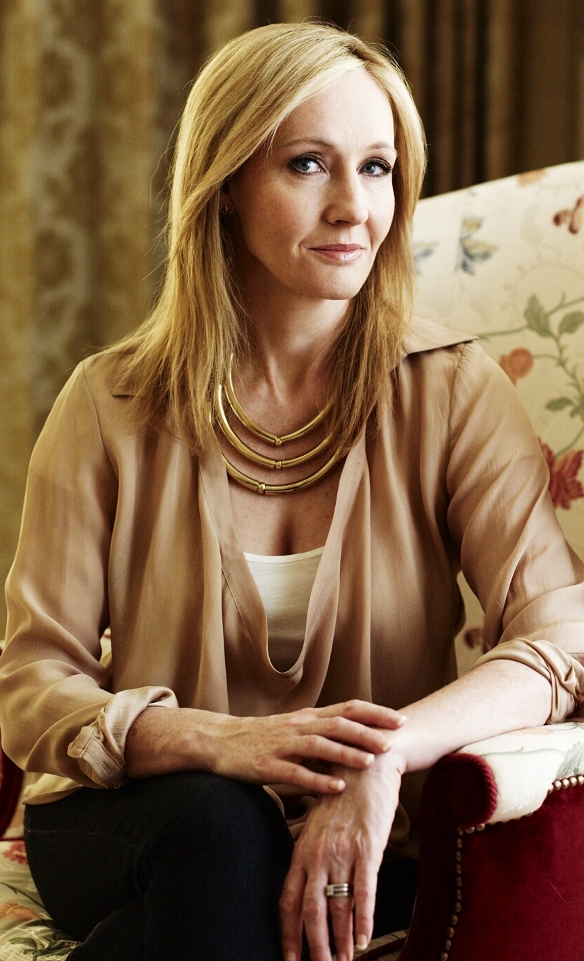 Abrazando Libros: Autor del Día: J. K. Rowling