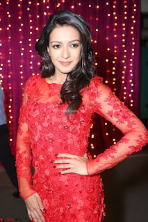 Catherine Tresa in red transparent gown at Zee Telugu Apsara Awards 2017 01