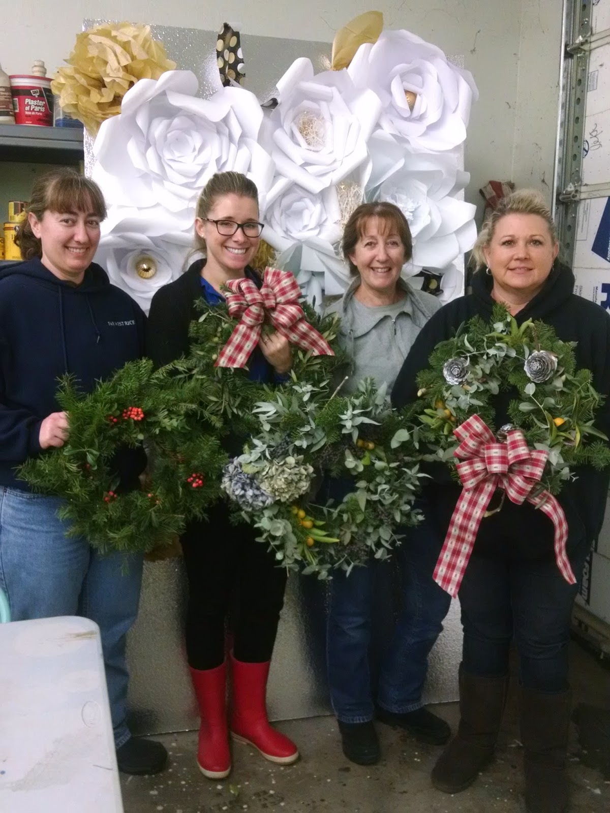 Windmill Farm Fresh Holiday Wreath Making Classes and Christmas Coming