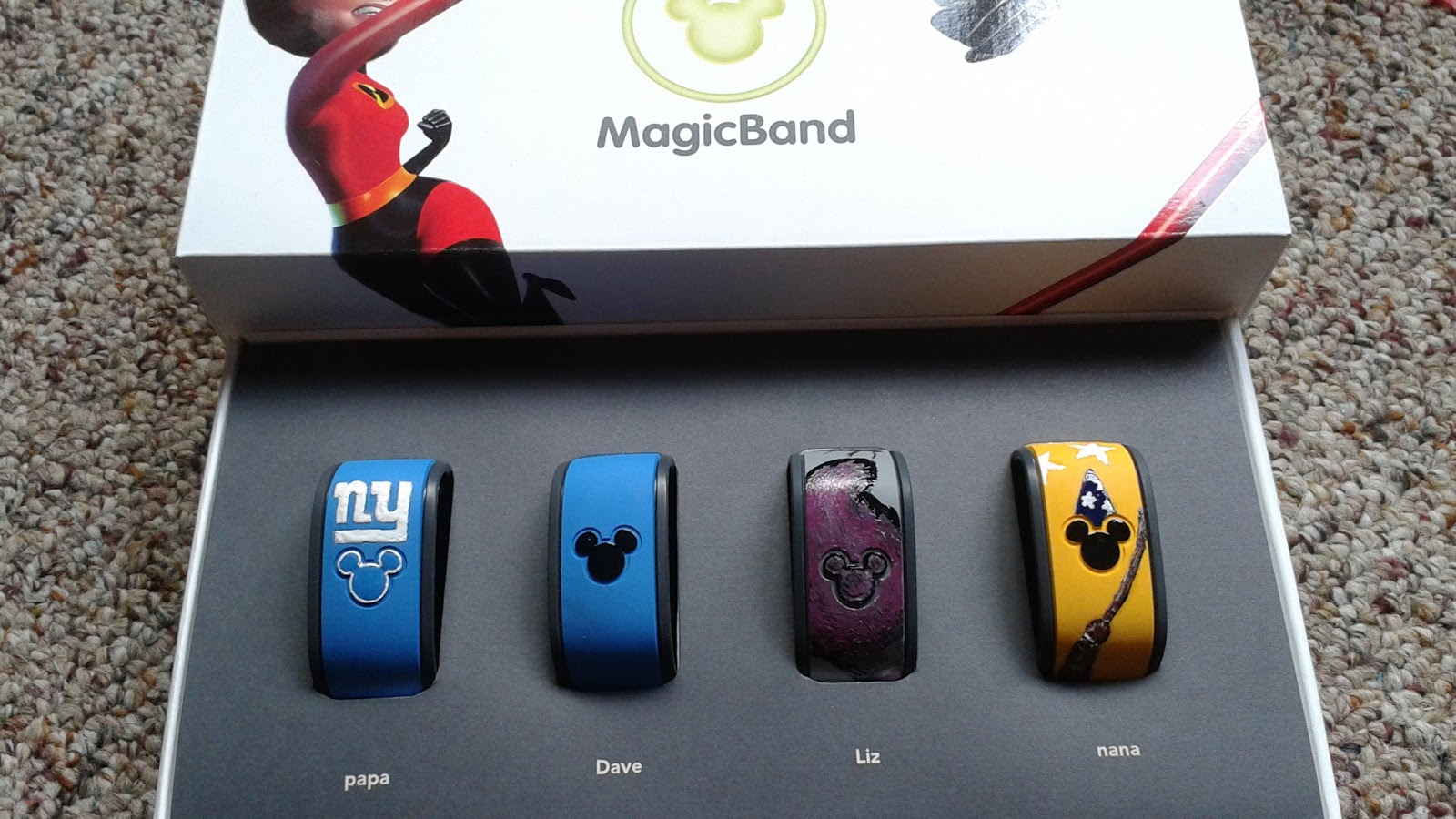 Scribbles DIY Personalizing Disney MagicBands