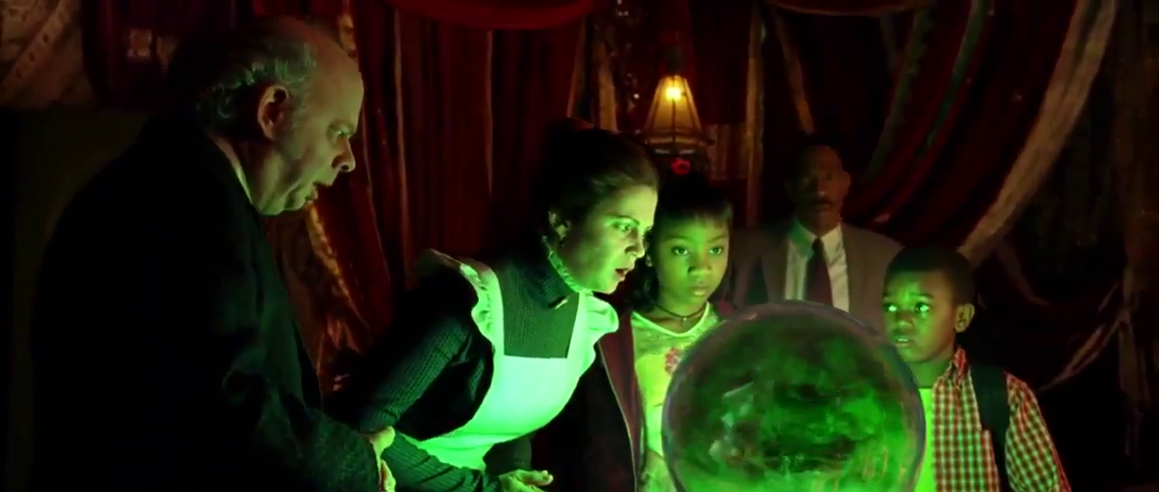 эдди мерфи особняк с привидениями. особняк с привидениями (2003). дом с привидениями с мерфи. дом с призраками эдди мерфи. уилл смит особняк с привидениями.