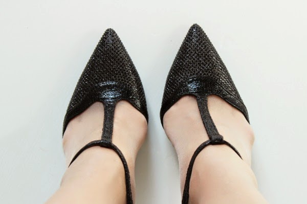50-luku 50's shoes high heels mustat remmikorkkarit