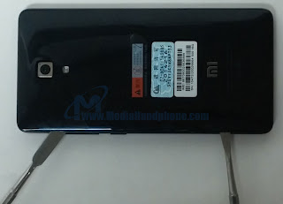 Cara Membuka Casing Belakang Xiaomi Mi 4 Cara Membuka Casing Belakang Xiaomi Mi 4