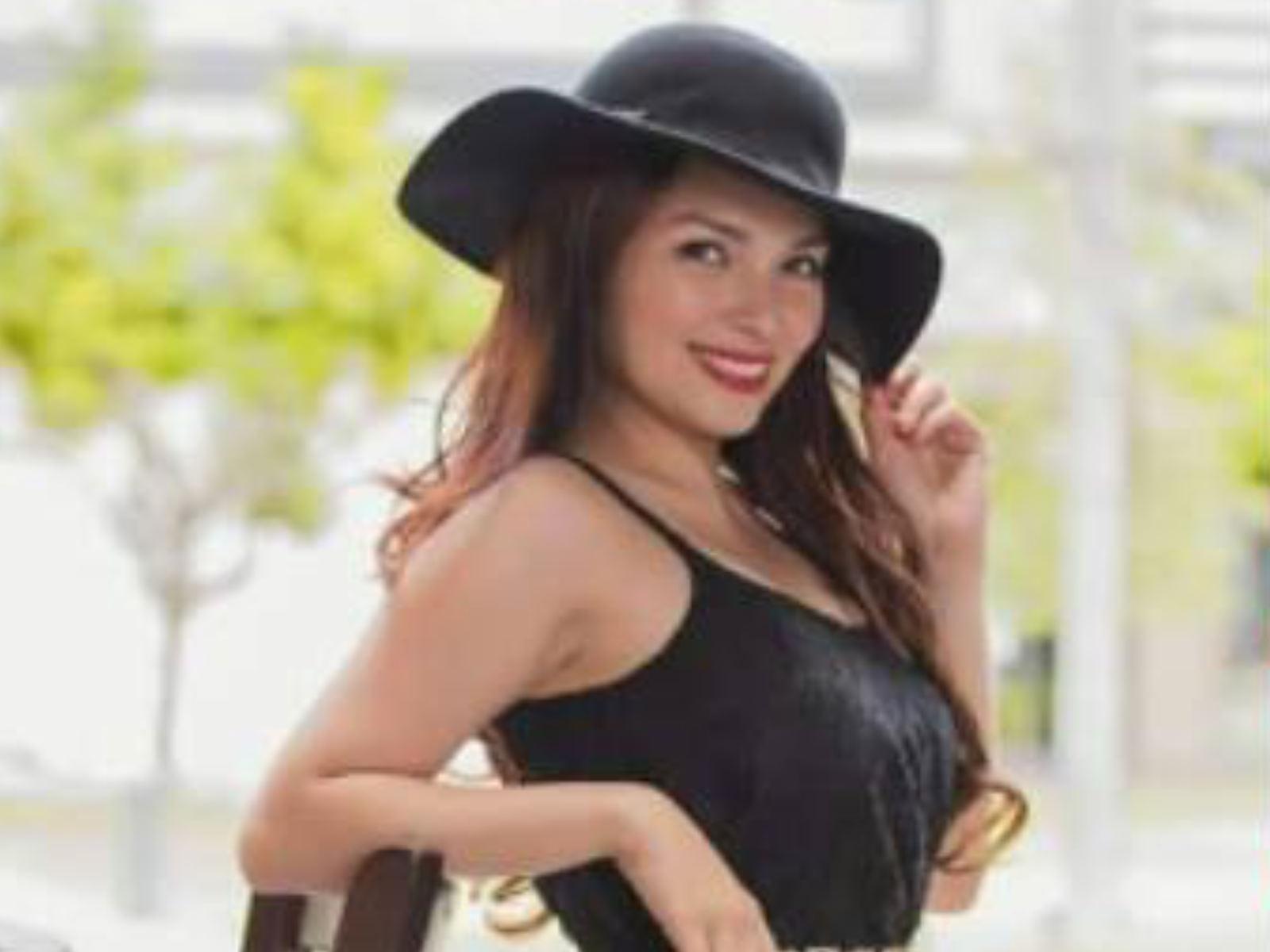 SENSUAL PINAYS: CHLOE GREY - Sexy Adventurer