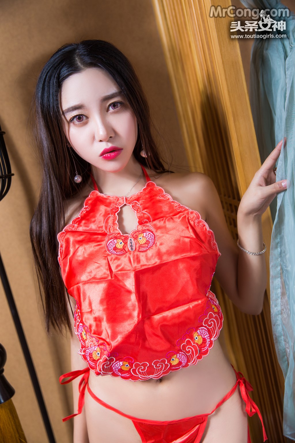 TouTiao 2017-03-11: Model Li Zi Xi (李梓 熙) (41 photos)