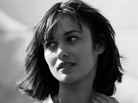 Olga Kurylen Black and White Wallpaper