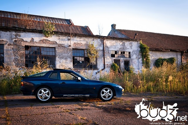 Porsche 944