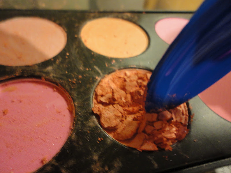 em.tiny blogs How to fix your cracked powder blushes and bronzers TUTORIAL