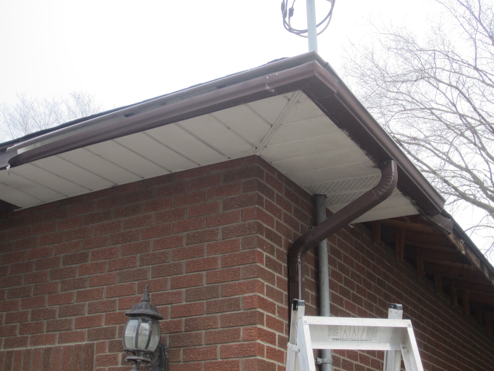 Toronto Eavestroughing Soffit, Fascia, Leaf Solution and LEDS