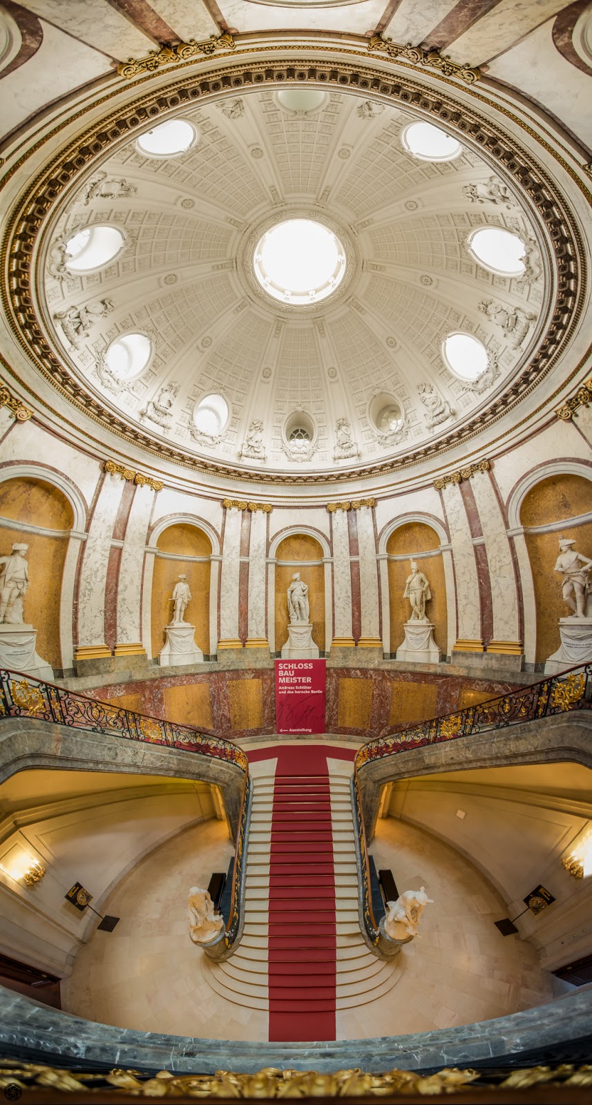 Bode Museum :: Panorámica 12 x Canon EOS5D MkIII | ISO1600 | Canon17-40 @17mm | f/4.0 | 1/20s