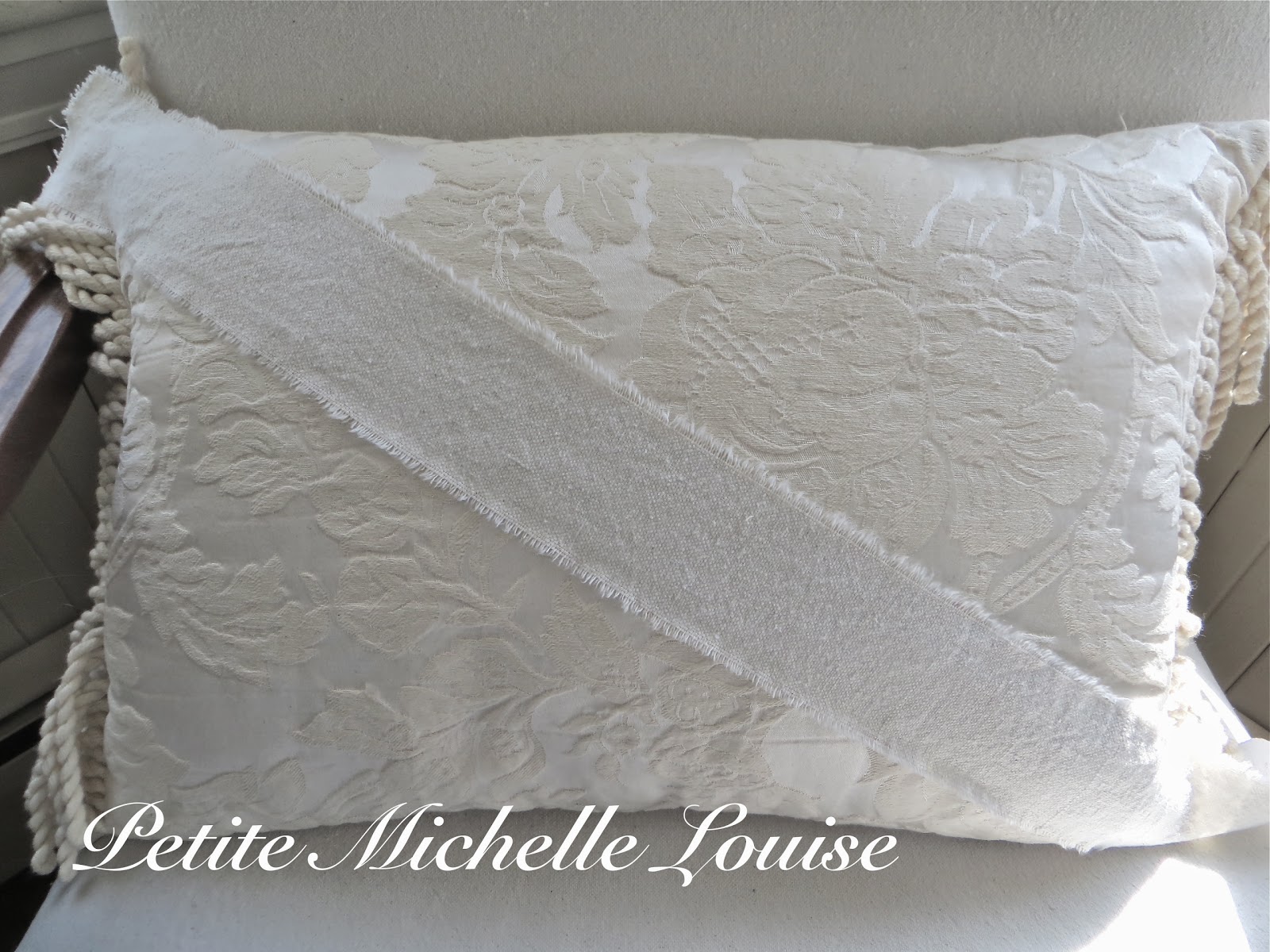 Petite Michelle Louise: DIY No Sew Union Jack Pillow....
