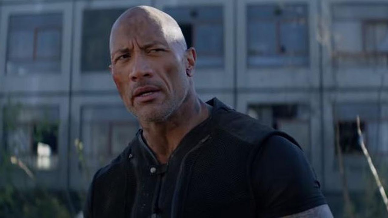 'Red Notice': Dwayne Johnson compartilha primeira foto dos bastidores