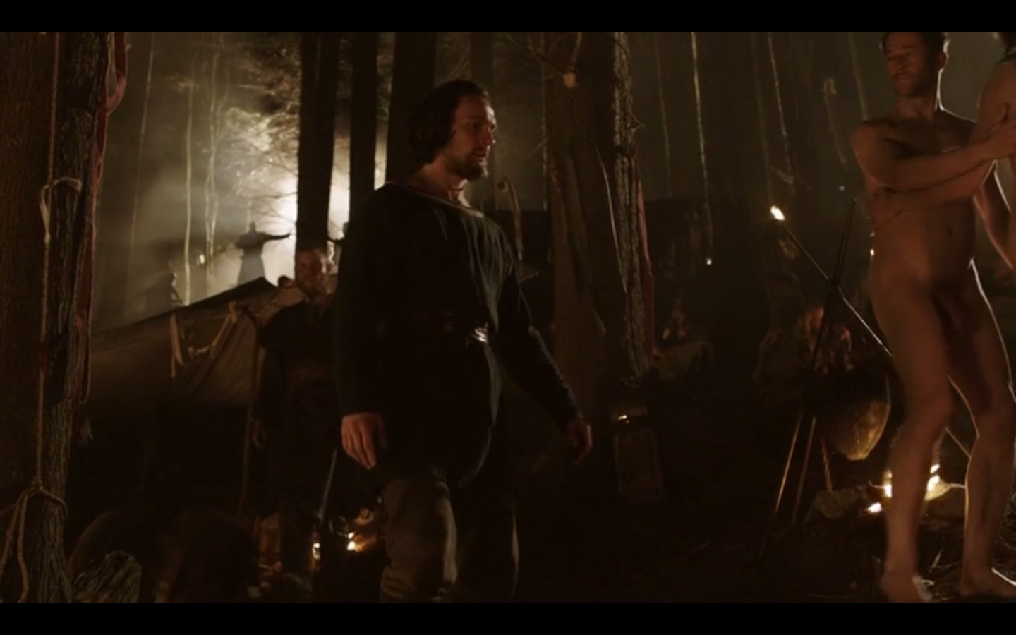 Vikings 1x08 - Clive Standen, George Blagden & Naked Extra.