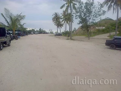 mencari tempat di lokasi pantai